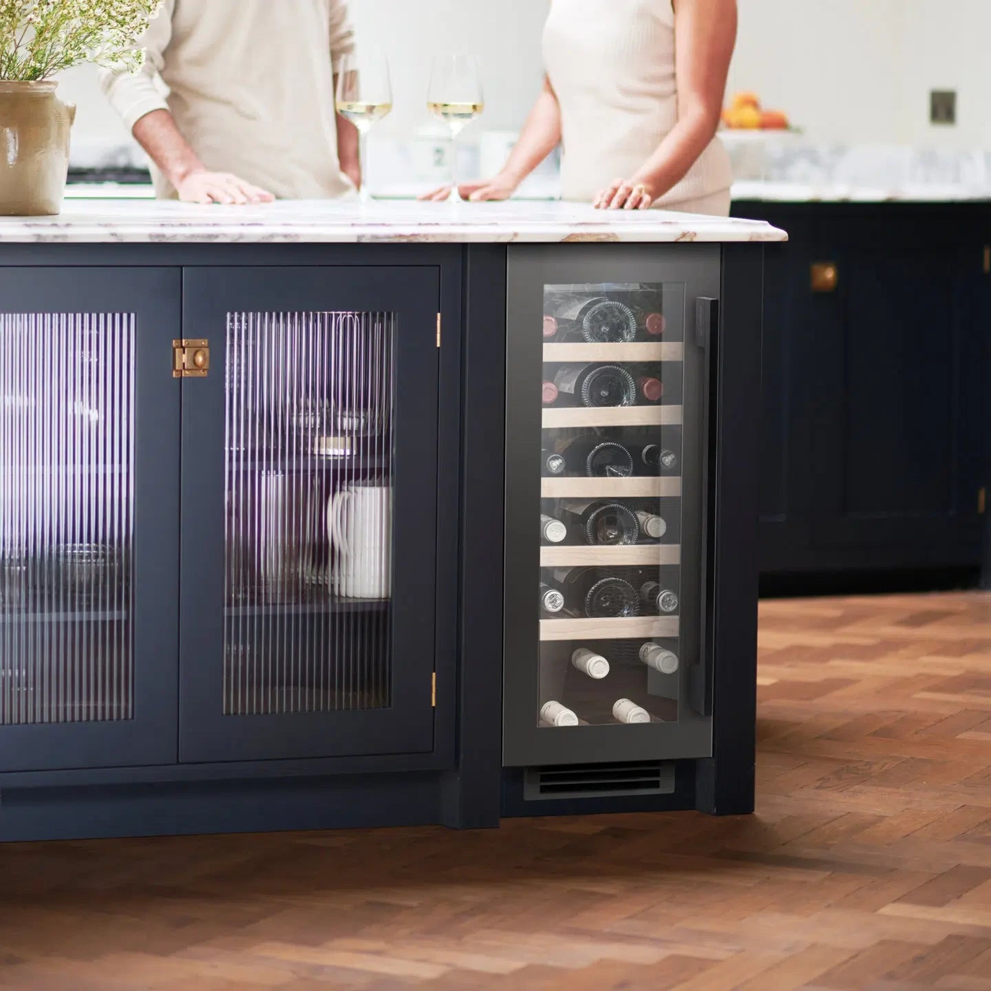 Undercounter Single Zone Wine Cooler